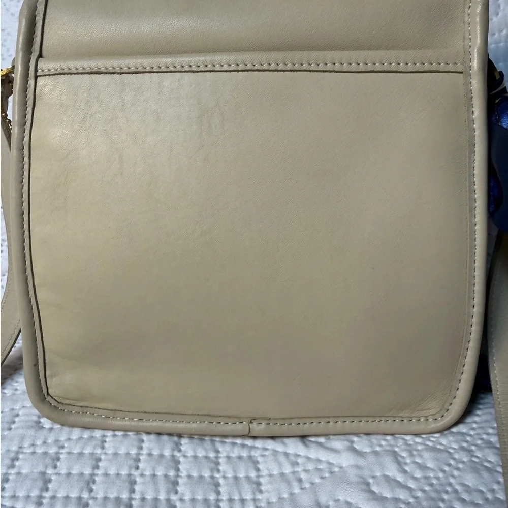 Vintage Coach Companion Flap 9076 USA Made Bone Leather Shoulder Crossbody